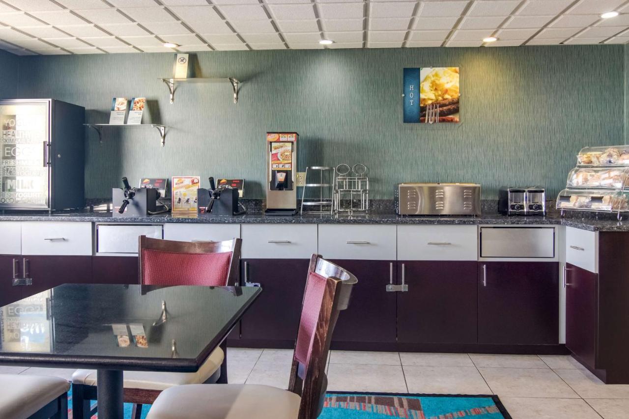 Best Western Dutch Valley Inn New Philadelphia Exterior foto